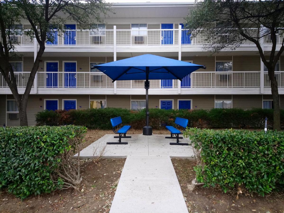 Intown Suites Extended Stay Carrollton Tx - Westgrove Drive Exterior photo